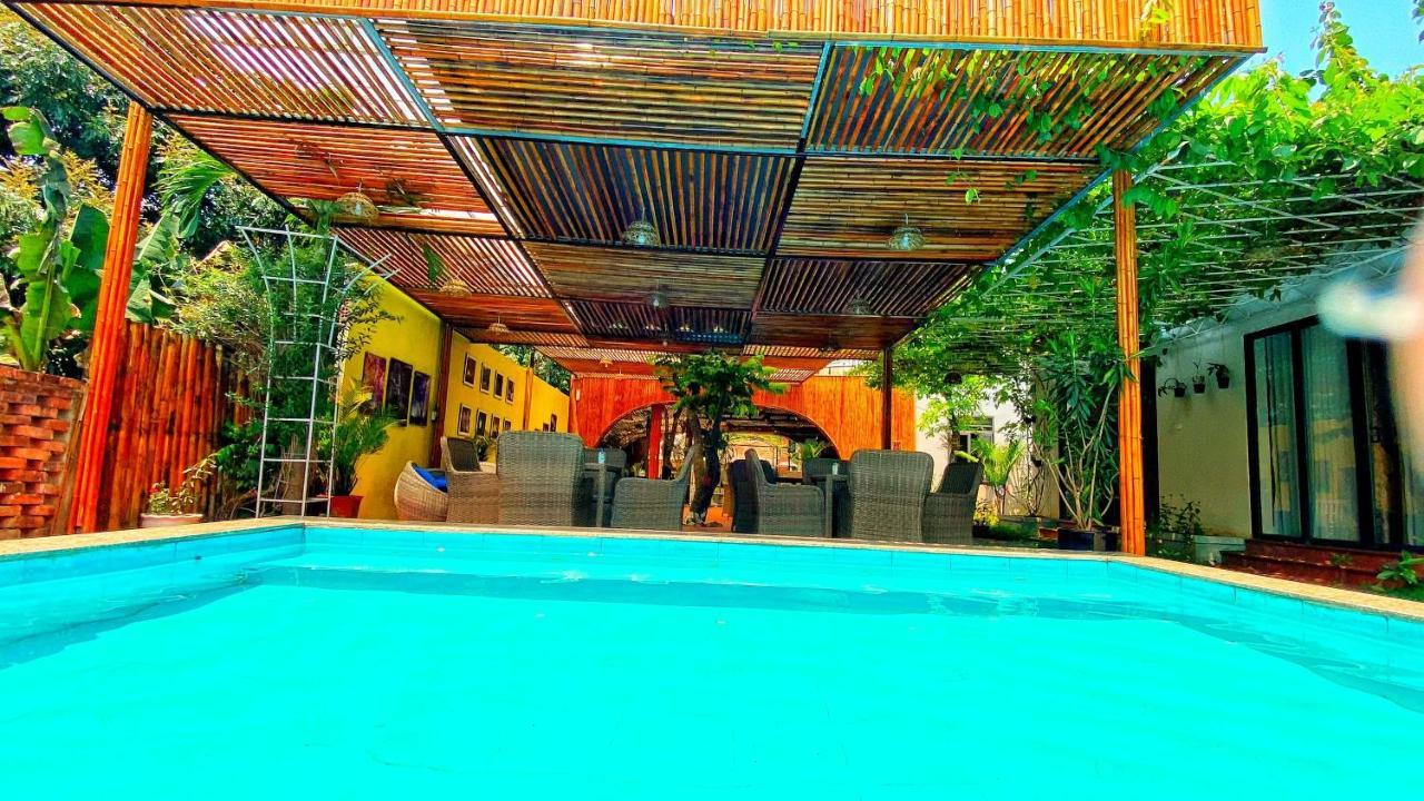 Commander Lodge Phong Nha Exteriör bild