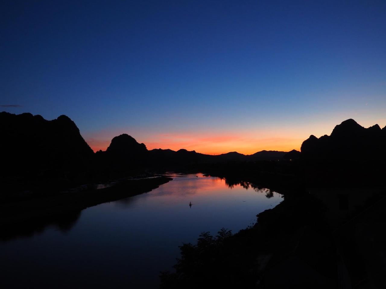 Commander Lodge Phong Nha Exteriör bild
